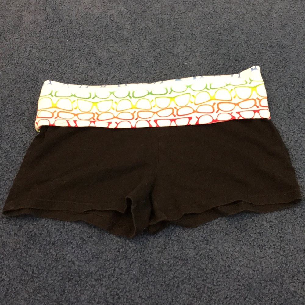 Cotton black shorts with glasses printed band
